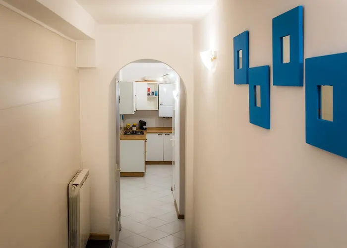 Free Parking - Centro Citta Via Caffaro Апартаменты *