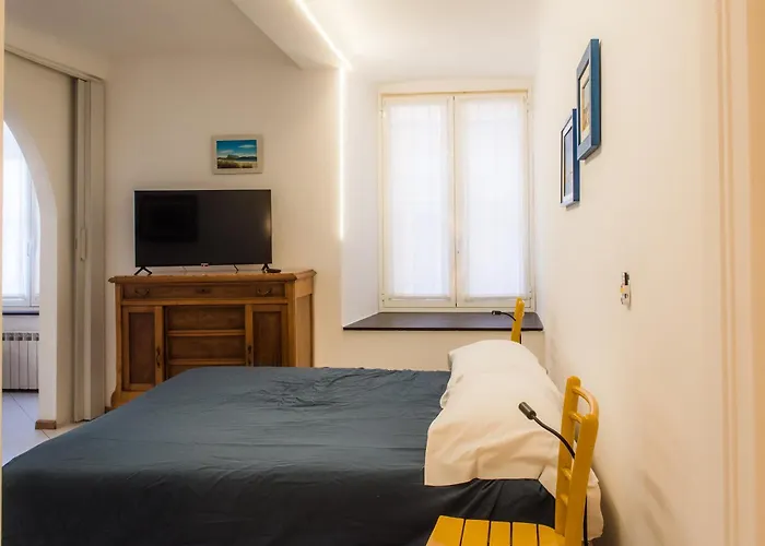 Free Parking - Centro Citta Via Caffaro * Genoa